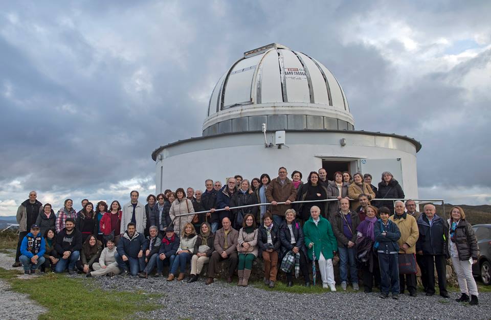 Grupo de astronomía dos obradoiros do Agora e Forum. Fotografía de Óscar Blanco. 